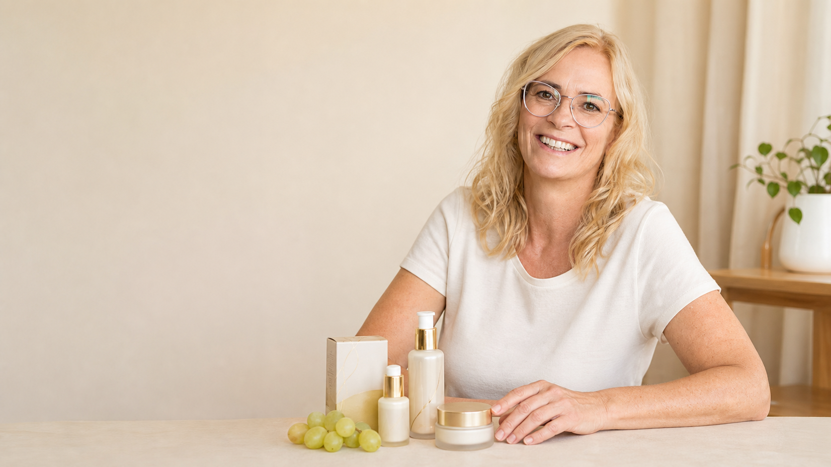 Lenka Šlesingr s produkty biodynamické kosmetiky DieNikolai
